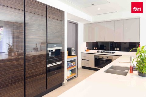 Apartment in Dubai Marina, Dubai 4 bedrooms, 368.1 sq.m. № 23159 - photo 24