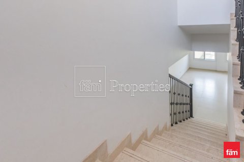 Villa in Dubai 3 bedrooms, 195.3 sq.m. № 110743 - photo 5