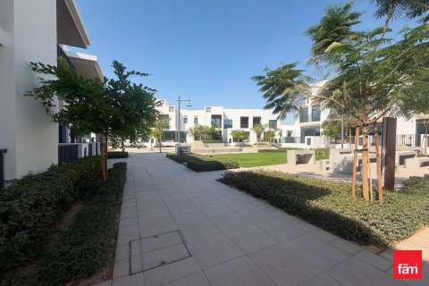 Villa in Dubai 3 bedrooms, 118 sq.m. № 110741 - photo 3