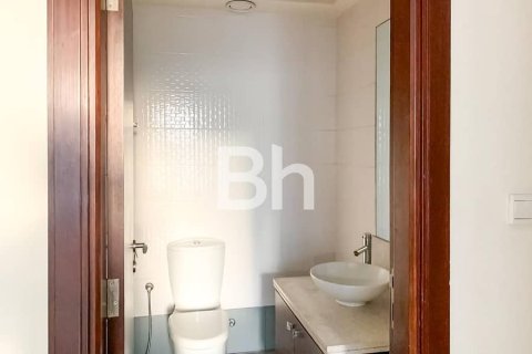 Apartment in Business Bay, Dubai 2 bedrooms, 136 sq.m. № 56350 - photo 13