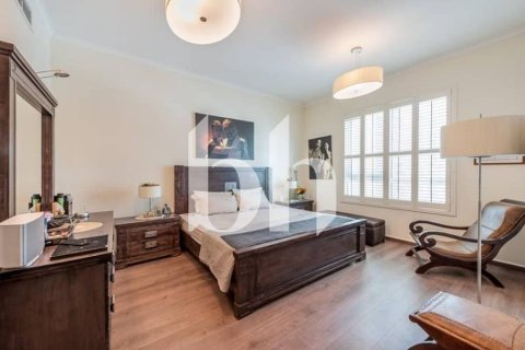 Купить квартиру в Даунтаун Дубай (Даунтаун Бурдж Дубай), Дубай: 2 спальни, 135м², № 56369 - фото 5