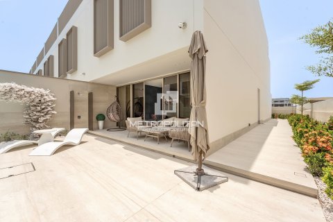 Снять в аренду таунхаус в Meydan, Дубай: 3 спальни, 311м², № 73920 - фото 7