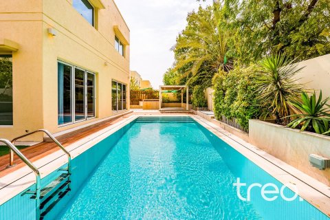 Villa in Meadows, Dubai 4 bedrooms, 390.19 sq.m. № 134696 - photo 4