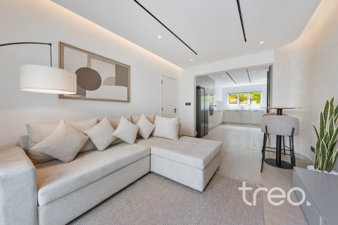 Villa in Meadows, Dubai 4 bedrooms, 390.19 sq.m. № 134696 - photo 12
