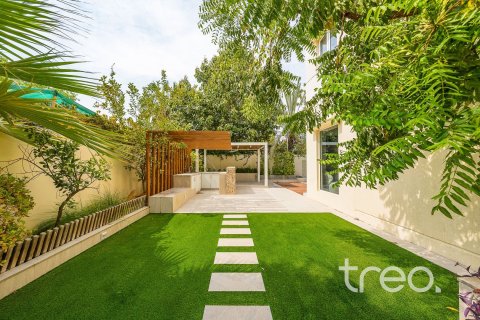 Villa in Meadows, Dubai 4 bedrooms, 390.19 sq.m. № 134696 - photo 26