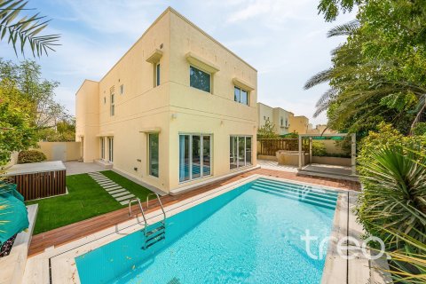 Villa in Meadows, Dubai 4 bedrooms, 390.19 sq.m. № 134696 - photo 23