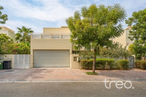 Villa in Meadows, Dubai 4 bedrooms, 390.19 sq.m. № 134696 - photo 29