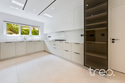 Villa in Meadows, Dubai 4 bedrooms, 390.19 sq.m. № 134696 - photo 16