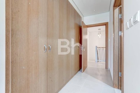 Adosado en Al Furjan, Dubai, 3 dormitorios, 281 m², № 57947 - foto 18