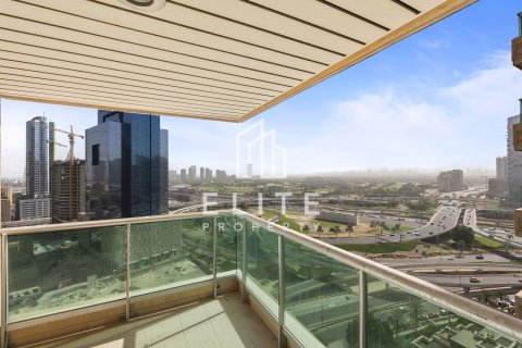 Купить квартиру в Дубае: 3 спальни, 218м², № 69843 - фото 1