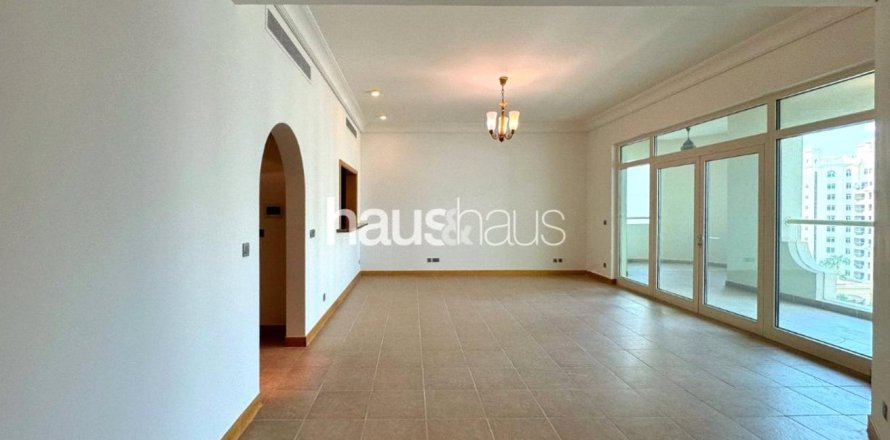 شقة في Shoreline Apartments, نخلة جميرا, دبي 2 غرف نوم, 149 م² رقم 44960