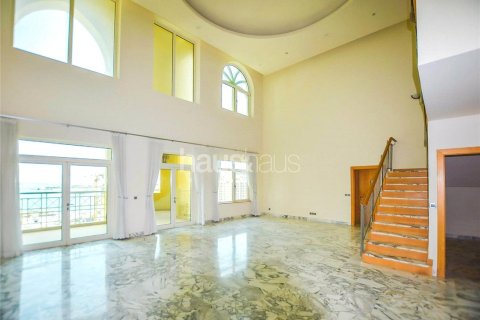 Penthouse in Shoreline Apartments, Palm Jumeirah, Dubai 4 bedrooms, 488 sq.m. № 44961 - photo 4