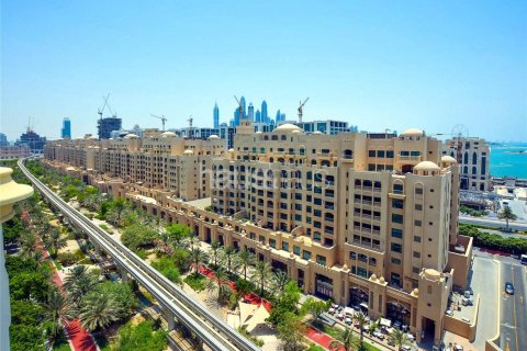 Penthouse in Shoreline Apartments, Palm Jumeirah, Dubai 4 bedrooms, 488 sq.m. № 44961 - photo 2