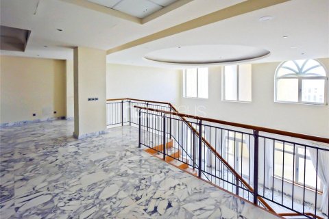 Penthouse in Shoreline Apartments, Palm Jumeirah, Dubai 4 bedrooms, 488 sq.m. № 44961 - photo 3