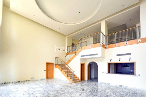 Penthouse in Shoreline Apartments, Palm Jumeirah, Dubai 4 bedrooms, 488 sq.m. № 44961 - photo 1