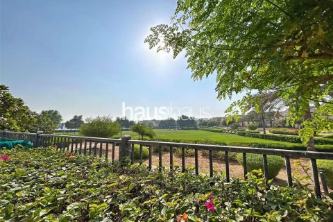 Снять в аренду виллу в Арабиан Ранчес, Дубай: 3 спальни, 259м², № 44945 - фото 13