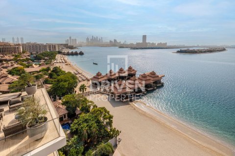 Apartment in The Crescent, Palm Jumeirah, Dubai 4 bedrooms, 1195.57 sq.m. № 136183 - photo 18