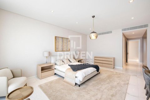 Apartment in The Crescent, Palm Jumeirah, Dubai 4 bedrooms, 1195.57 sq.m. № 136183 - photo 4