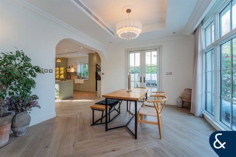 Купить виллу в Джумейра Гольф Эстейтс, Дубай: 4 спальни, 347м², № 91194 - фото 6