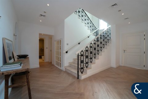 Купить виллу в Джумейра Гольф Эстейтс, Дубай: 4 спальни, 347м², № 91194 - фото 9