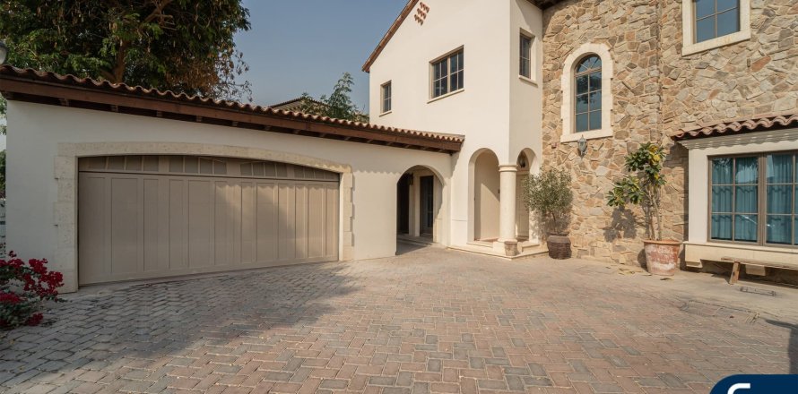 Villa en Jumeirah Golf Estates, Dubai, 4 dormitorios, 347 m², № 91194