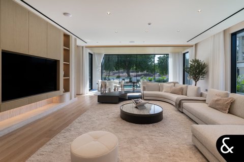 Villa in Jumeirah Golf Estates, Dubai 5 bedrooms, 1200 sq.m. № 91184 - photo 7