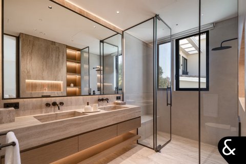 Villa in Jumeirah Golf Estates, Dubai 5 bedrooms, 1200 sq.m. № 91184 - photo 21