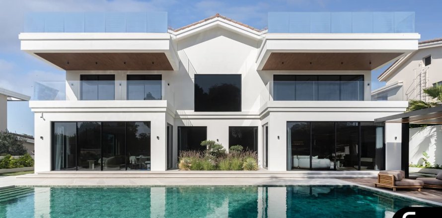 Villa in Jumeirah Golf Estates, Dubai 5 bedrooms, 1200 sq.m. № 91184