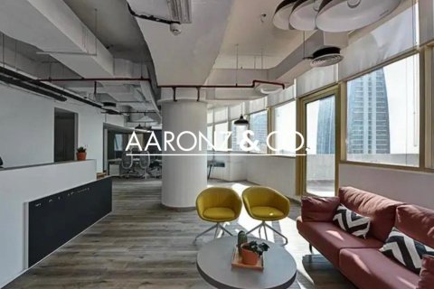 Oficina en Jumeirah Lake Towers, Dubai, 179 m², № 84941