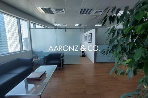 Снять в аренду офис в Бизнес-Бэе, Дубай: 89м², № 84940 - фото 11