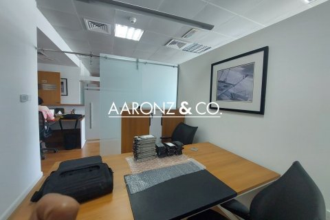 Снять в аренду офис в Бизнес-Бэе, Дубай: 89м², № 84940 - фото 19