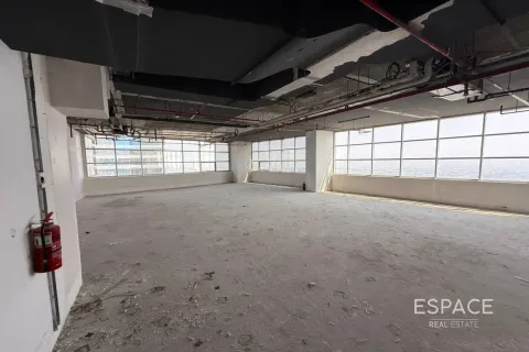 Office in Jumeirah Lake Towers, Dubai 157 sq.m. № 71322 - photo 1