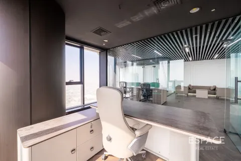 Снять в аренду офис в The Citadel Tower, Бизнес-Бэй, Дубай: 82м², № 71306 - фото 9