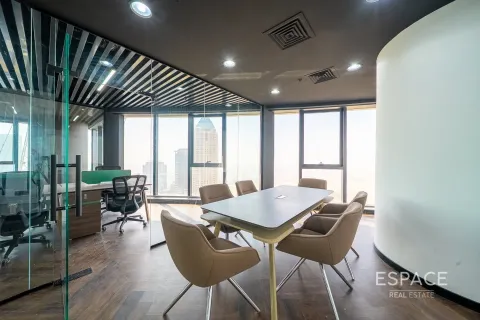 Снять в аренду офис в The Citadel Tower, Бизнес-Бэй, Дубай: 82м², № 71306 - фото 8