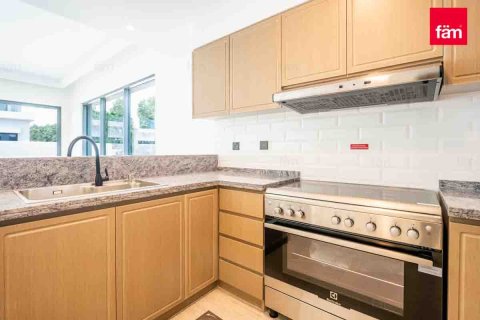 Villa à Dubai, 5 chambres, 219.6 m², № 47751 - photo 5