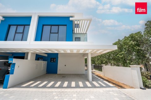 Villa à Dubai, 5 chambres, 219.6 m², № 47751 - photo 1