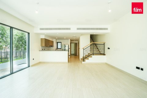 Villa à Dubai, 5 chambres, 219.6 m², № 47751 - photo 3