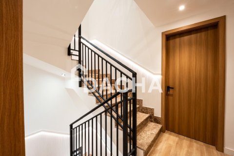 Adosado en Dubai Investment Park, Dubai, 4 dormitorios, 80 m², № 104906 - foto 7