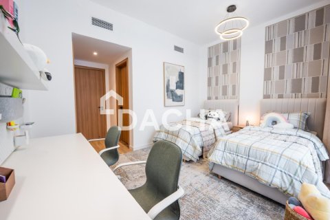 Adosado en Dubai Investment Park, Dubai, 4 dormitorios, 80 m², № 104906 - foto 6