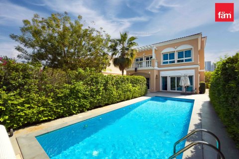 Villa à Dubai, 2 chambres, 633.1 m², № 99486