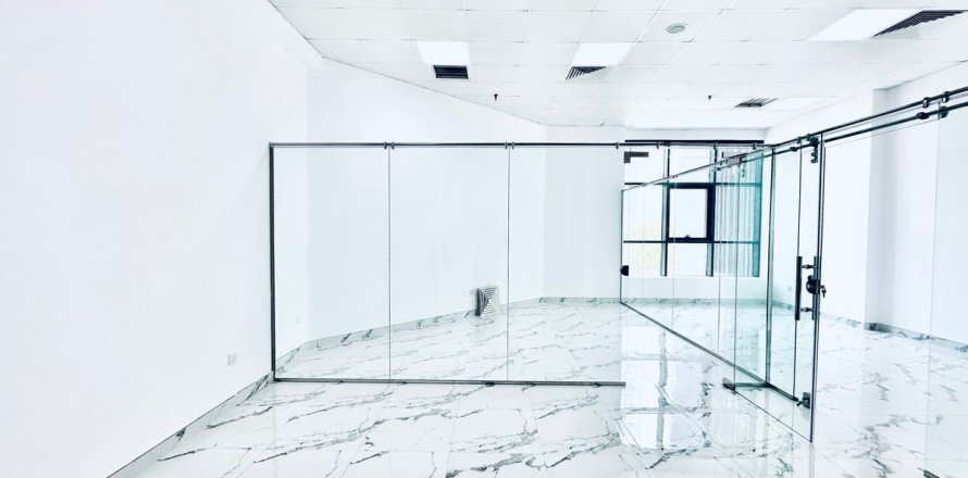 Bureau à Business Bay, Dubai, 60.3 m², № 48984