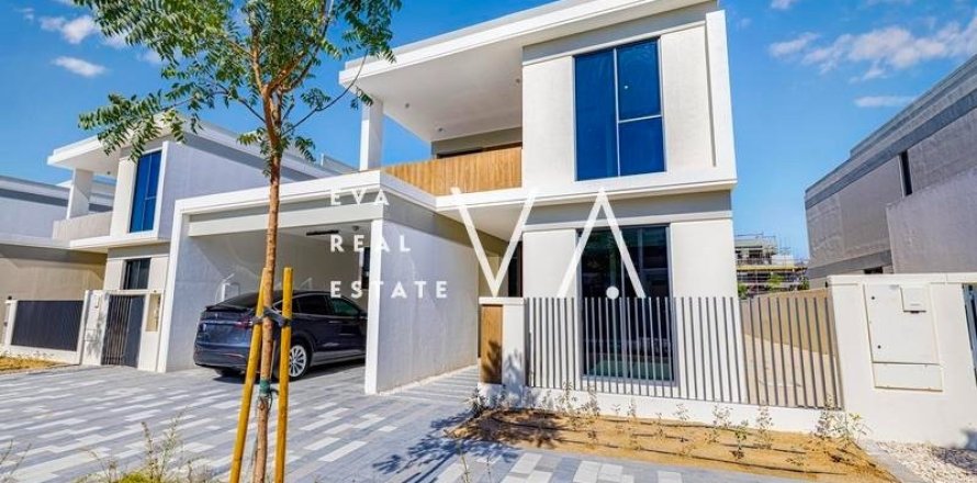 Villa à Dubai, 4 chambres, 346.98 m², № 52570