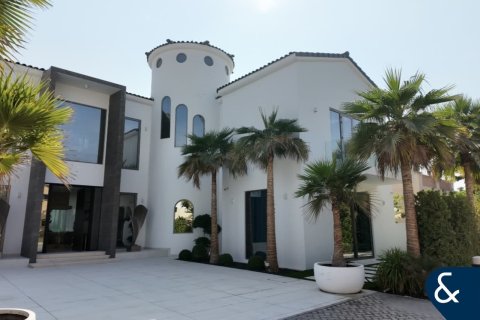 Снять в аренду виллу в Signature Villas, Пальма Джумейра, Дубай: 6 спален, 1245м², № 91465 - фото 2