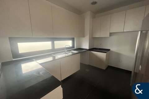 Снять в аренду таунхаус в DAMAC Hills (Akoya by DAMAC), Дубай: 3 спальни, 250м², № 91466 - фото 9