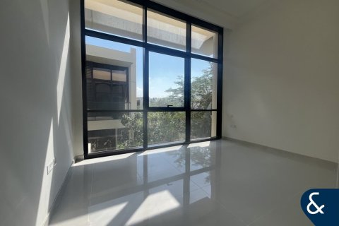 Снять в аренду таунхаус в DAMAC Hills (Akoya by DAMAC), Дубай: 3 спальни, 250м², № 91466 - фото 7