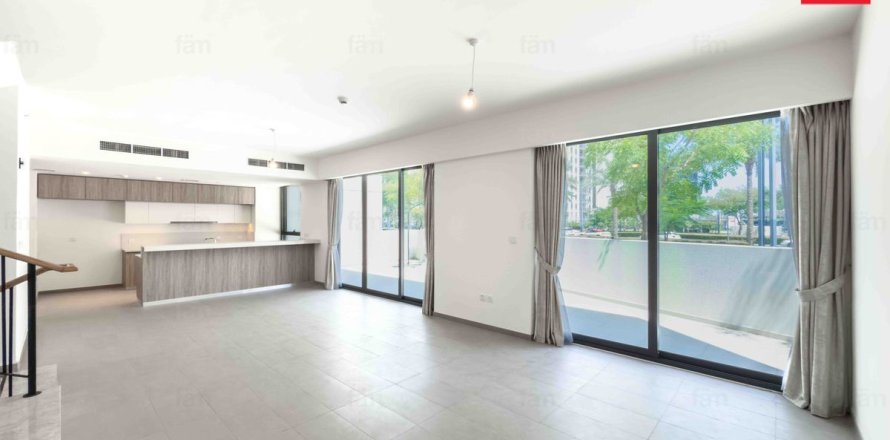 Adosado en Dubai Hills Estate, Dubai, 3 dormitorios, 253 m², № 41828
