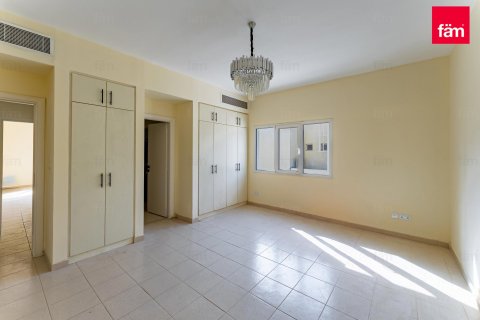 Villa en Dubai, 5 dormitorios, 710.6 m², № 47798 - foto 9