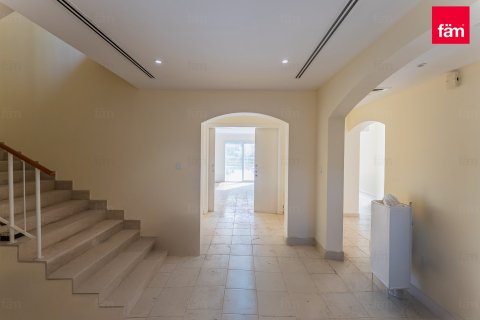 Villa en Dubai, 5 dormitorios, 710.6 m², № 47798 - foto 27