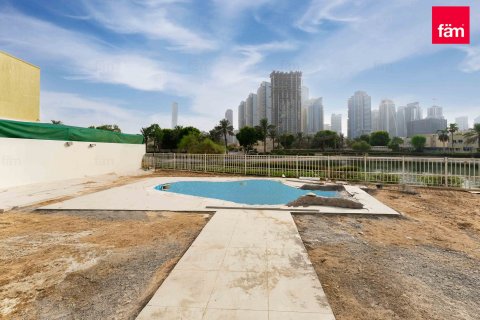 Villa en Dubai, 5 dormitorios, 710.6 m², № 47798 - foto 16