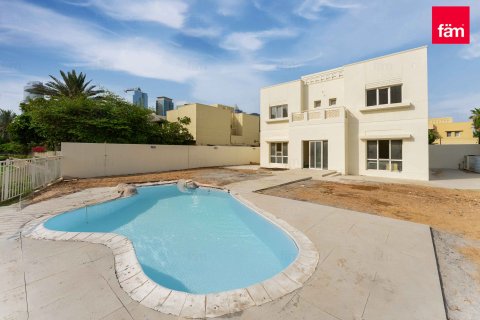 Villa en Dubai, 5 dormitorios, 710.6 m², № 47798 - foto 26